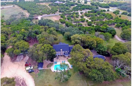 Leander House | Discover a 5-Bedroom Getaway with Ocean Views & Pool