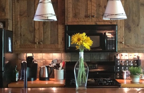 Belgrade Apartment | Equestrian Retreat: Refined Accommodations & Western Charm