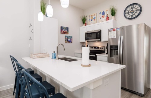 Corpus Christi House | Pet-Friendly Townhome Steps from the Beach with Ocean View