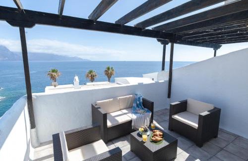 Galdar Apartment | Brisa del Mar - Breathtaking Ocean Views and Family-Friendly