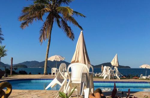 Caraguatatuba House | Brisa Hotel: Pet-Friendly Oasis with Oceanfront Views