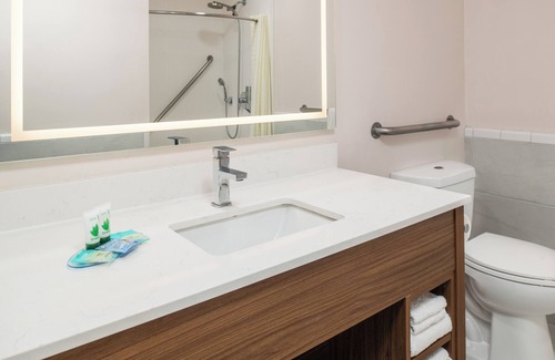 Leucadia Hotel | Inviting Brisa Pacifica Hotel Encinitas with Pool & Spa