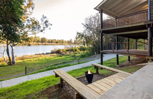 Kenmore Cabin | Cozy Brisbane River Shack with Family-Friendly Amenities