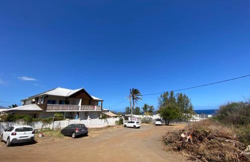 Trois-Bassins Apartment | Relax at Brise Tropicale: Family-Friendly with Pool Access