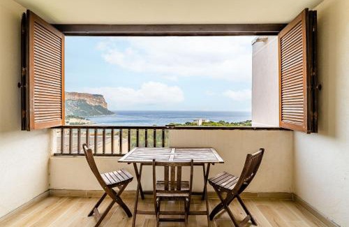 Cassis Apartment | Oceanfront Retreat at Brises Marines, Rated 9.5/10!