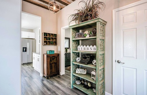 Bristol House | Bristol Abode-State St, Hot Tub, Firepit, Casino
