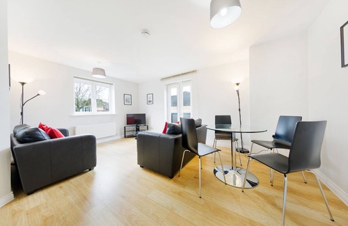 Filton Apartment | Convenient Bristol Apartment with Parking & Breakfast Included