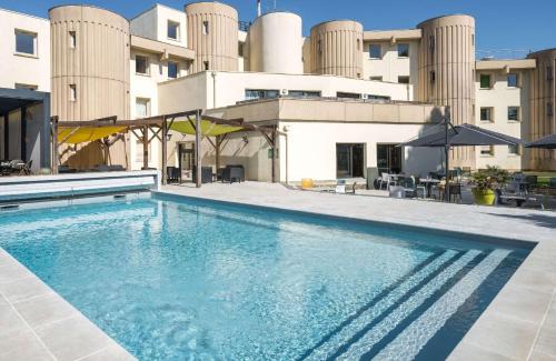 Saint-Sylvain-d'Anjou Hotel | Pet-Friendly Brit Hotel Angers Parc Expo with Pool Access