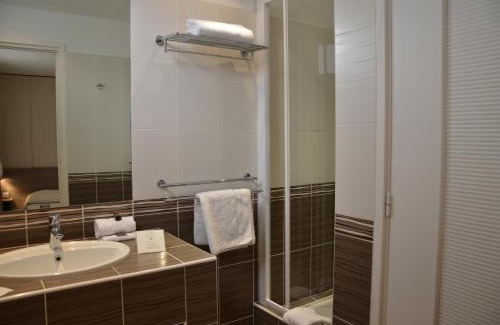Sainte-Maxime City Centre Hotel | Beachfront Hotel Le Revest: Pet-Friendly with Pool & Views