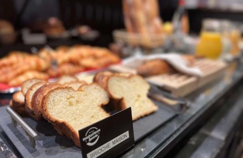 L'Aigle Hotel | Pet-Friendly Stay at Brit Hotel Du Dauphin L'Aigle