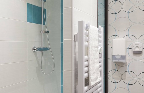 Figeac Hotel | Experience Comfort at Brit Hotel Figeac with Pool & Spa