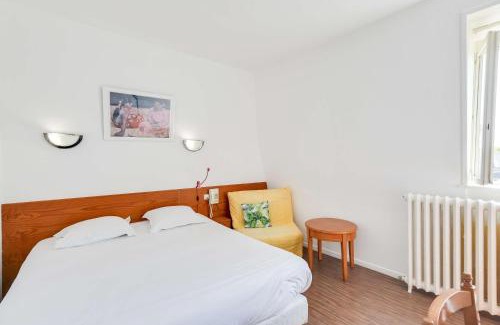 Valenciennes Hotel | Pet-Friendly Getaway at Brit Hotel Notre Dame - 7.8/10 Rated