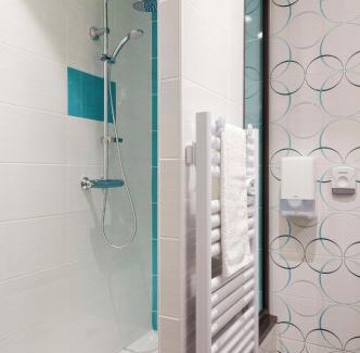 Figeac Hotel | Discover Brit Hotel Privilège Figeac: Pool & Ocean Views