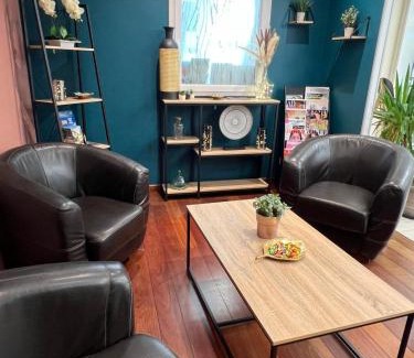 Distre Hotel | Family-Friendly Brit Hotel Saumur with Pet Amenities