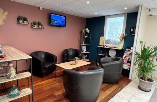 Distre Hotel | Family-Friendly Brit Hotel Saumur with Pet Amenities