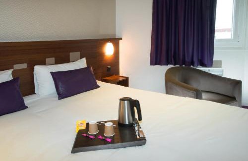 Joue-les-Tours Hotel | Discover Brit Hotel Tours Sud – Le Cheops with Great Amenities