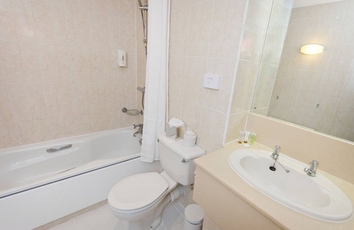 Hook Hotel | Relax at Britannia Basingstoke Country Hotel & Spa