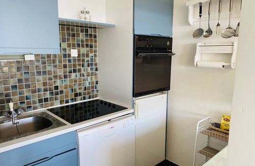 Carnac Apartment | Cozy Britannia Studio with Sea View & Great Amenities