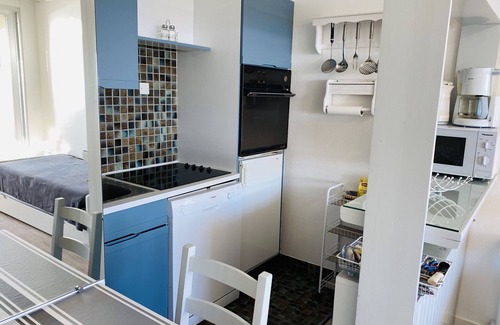 Carnac Apartment | Cozy Britannia Studio with Sea View & Great Amenities