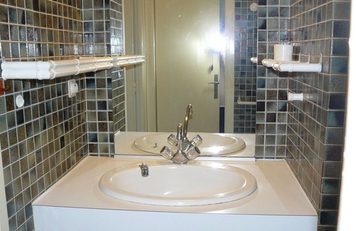Carnac Apartment | Cozy Britannia Studio with Sea View & Great Amenities