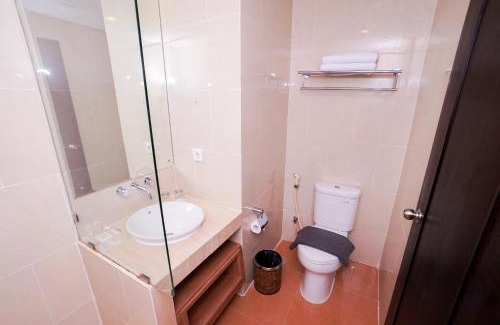 Pangkalan Bun Hotel | Relax at BRITS HOTEL PANGKALAN BUN with Pool & Dining