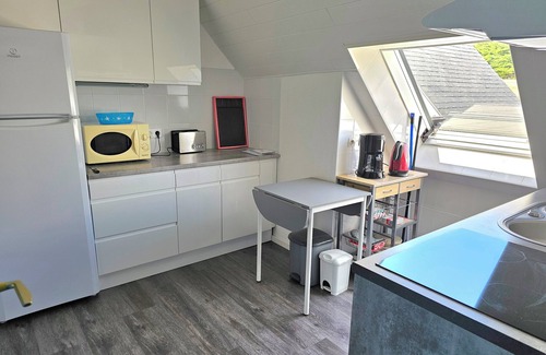 Loperhet Apartment | Tranquil Oceanfront Retreat for Two with Pool & Breakfast