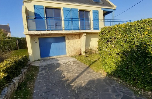 Finistere House | Brittany House with superb sea views, parking available. Pets welcome.