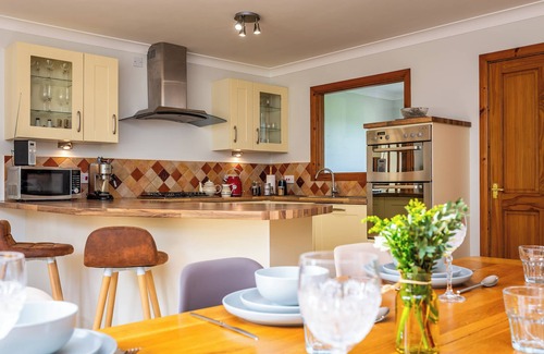 Lincoln Cottage | Cozy Broadleaf Lodge: Pet-Friendly Retreat in Skellingthorpe