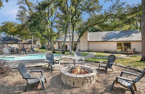 Forest North Estates House | Broadmeade Bungalow - Private Pool & Fire Pit