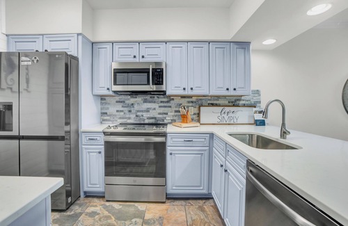 Orange Beach East Condo | Broadmoor 902 by Liquid Life