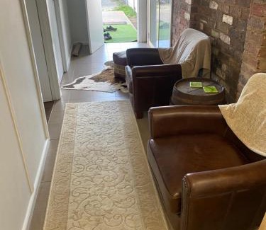 West Wyalong Apartment | Convenient Broadway Apartment with Breakfast & Family-Friendly Amenities