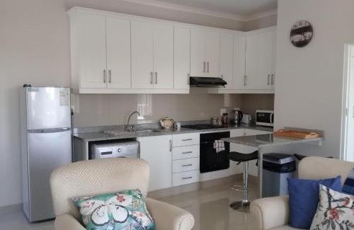 Durban North Apartment | Family-Friendly Broadway Bay Accommodation with Pool Access