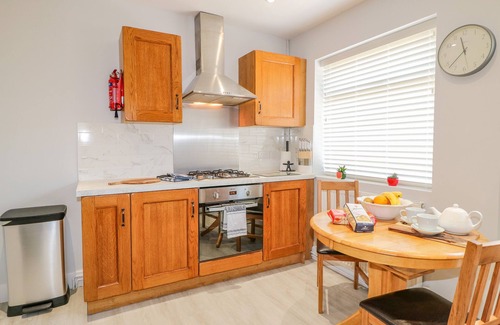 Lincoln Cottage | Pet-Friendly Broadway Cottage with Garden in Lincoln