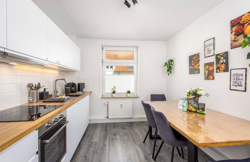 Sudenburg Apartment | Stylish Vista Apartment with Kitchen, WiFi & Pool Access