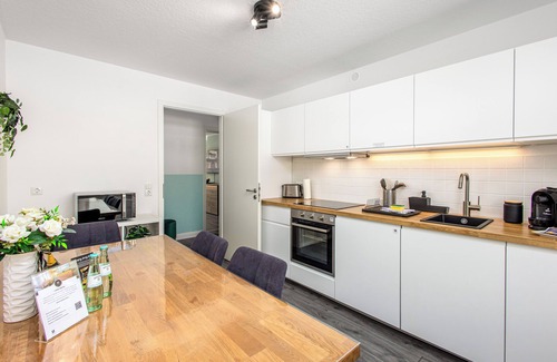 Sudenburg Apartment | Stylish Vista Apartment with Kitchen, WiFi & Pool Access