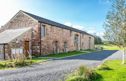 Appleby-in-Westmorland House | Delightful Brockram Barn: 4-Star Stay with Hot Tub Access