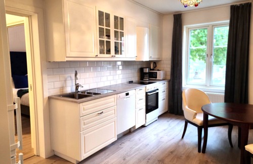 Gamla Staden-Nya Staden Apartment | Explore Brodderud Apartments: Pet-Friendly & Family-Ready