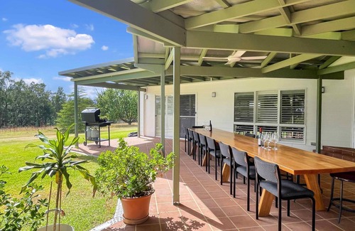 Broke House | Discover Broke in the Vines: 6-Bedroom Farmhouse Retreat