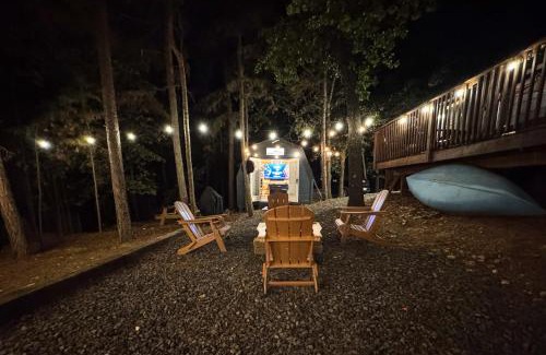 Broken Bow House | Inviting Broken Bow Cabin with Hot Tub & Game Room Awaits