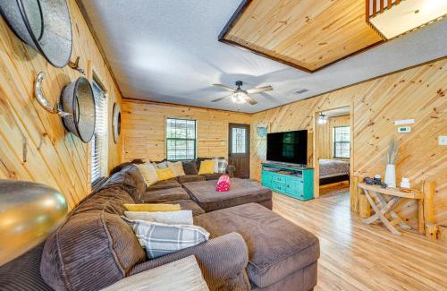 Broken Bow House | Inviting Broken Bow Cabin with Hot Tub & Game Room Awaits