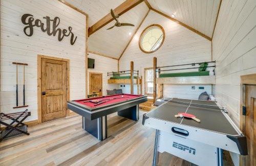 Broken Bow House | Top-Rated Broken Bow Cabin with Hot Tub & Pool Table