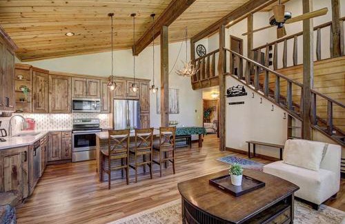 Warrior's Mark House | Cozy Broken Lance Retreat: Pet Friendly with Breakfast Included