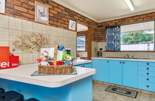 Iluka Apartment | Discover Bromeliads: Oceanfront Getaway with Pool Access