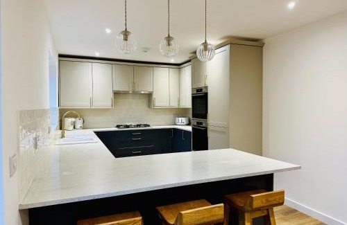 Bacton House | Beautiful Coastal Cottage with Hot Tub and Ocean View