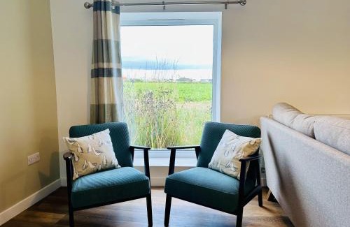 Bacton House | Beautiful Coastal Cottage with Hot Tub and Ocean View