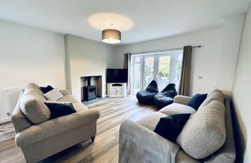 Bacton House | Beautiful Coastal Cottage with Hot Tub and Ocean View