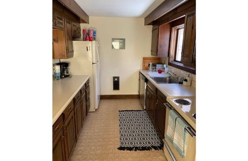 Bromley Mountain House | Top-Rated Bromley Village Townhome with Pool & Family Fun