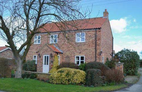 Potter Brompton House | Discover Cozy Holiday Homes in Ganton, UK - 9/10 Rated!