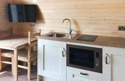Criccieth Resort | Discover Bron Eifion Lodges: Family-Friendly Retreat