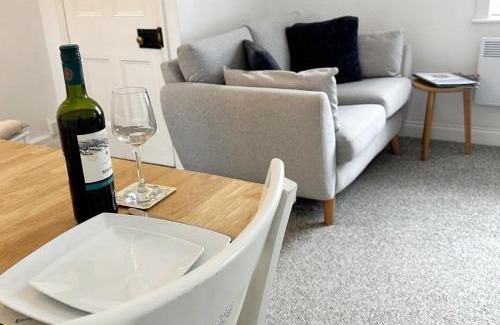 Penrhyndeudraeth House | Explore Bron Eryri - Cozy Retreat by Portmeirion Gates